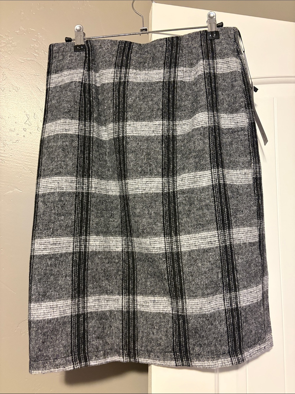 Classic Gray Plaid Pencil Skirt